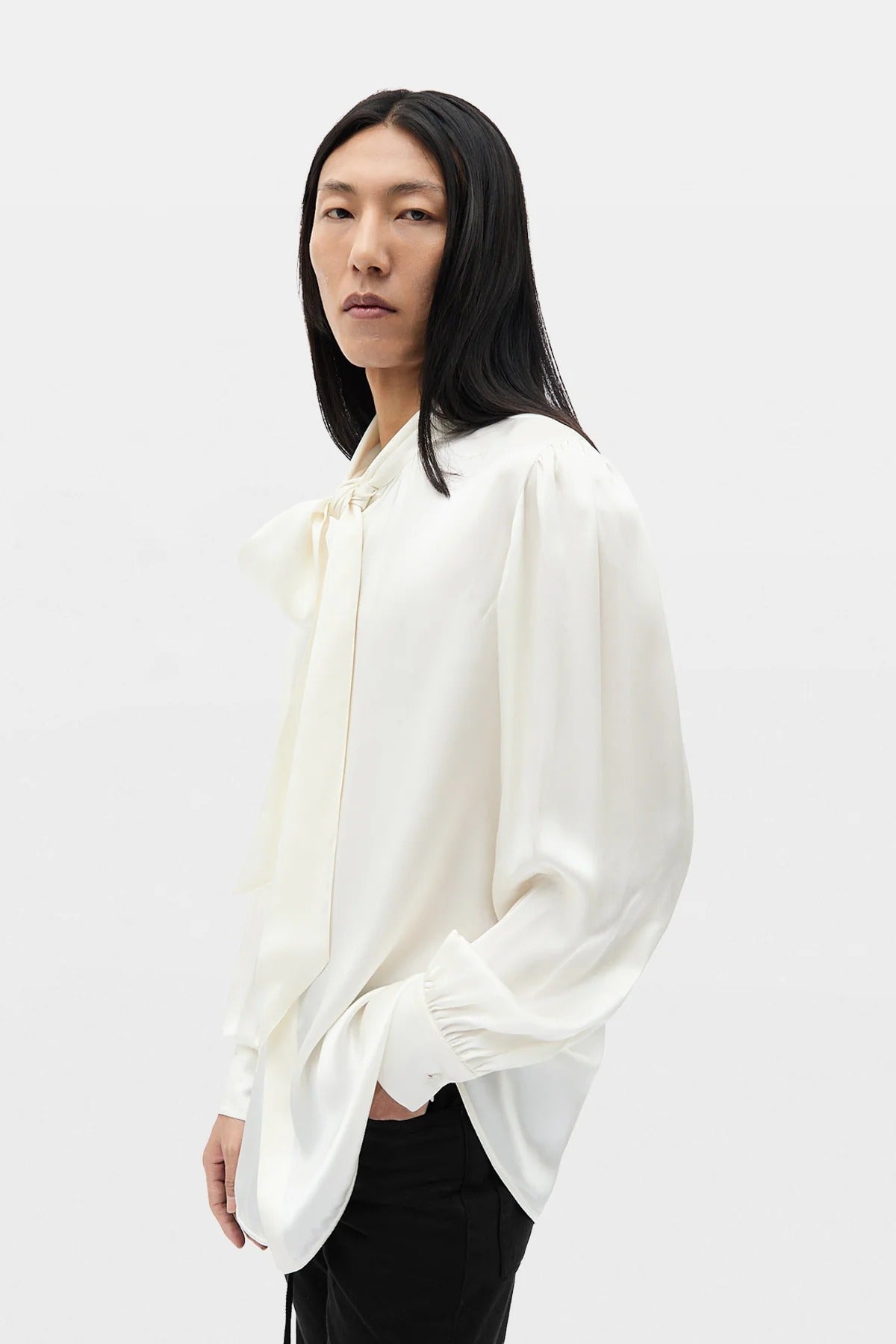 RUNO BOW TIE COLLAR SHIRT IVORY