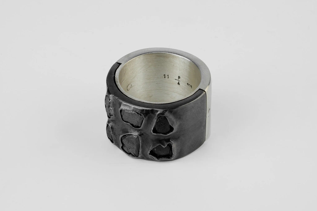 Sistema Ring (Terrestrial Surfaced, 1.6 CT, 6 Black Diamond Fragments, 17mm, MA+KA+KFRDIA)