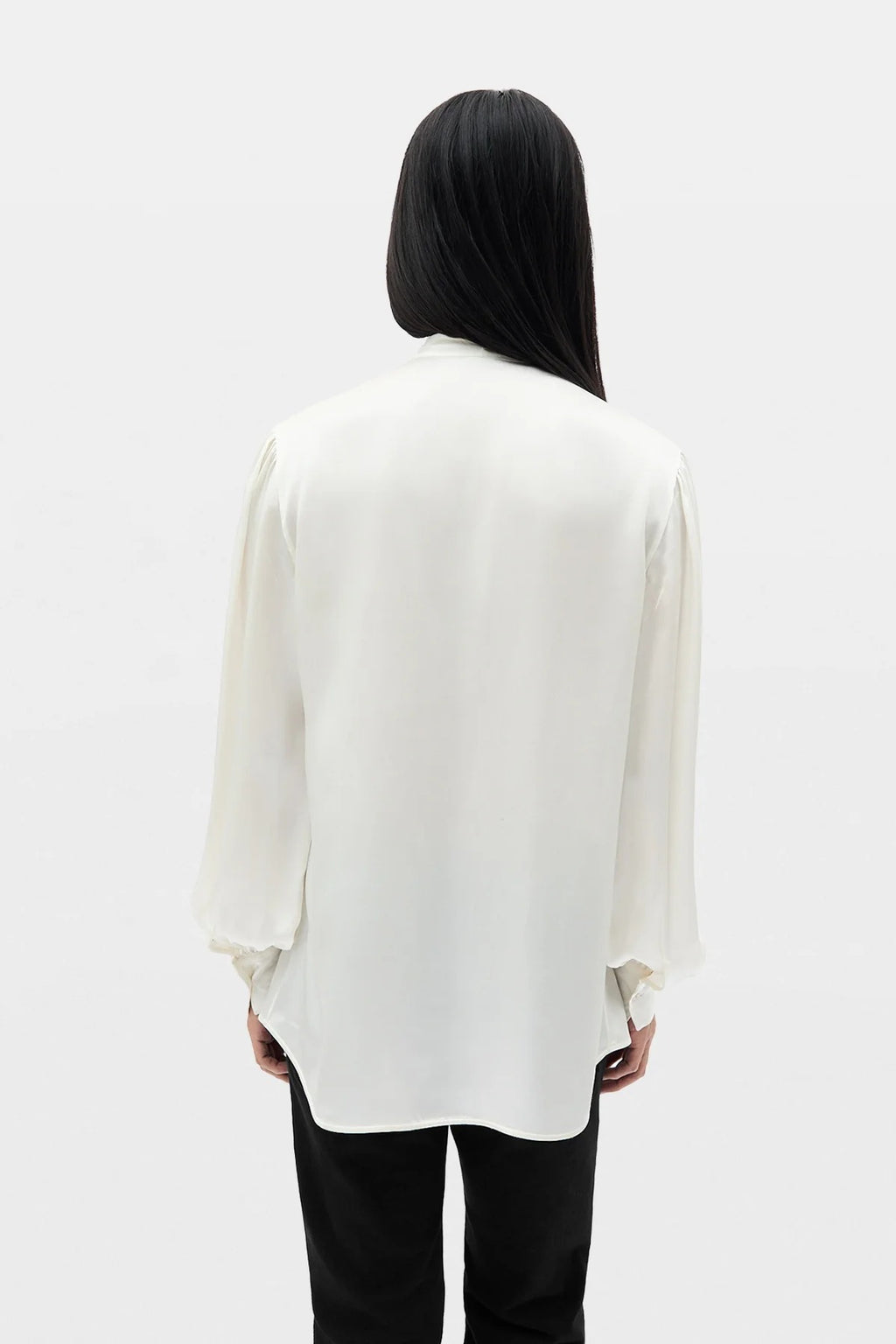 RUNO BOW TIE COLLAR SHIRT IVORY