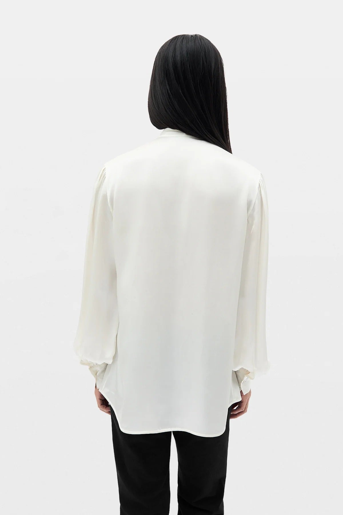 RUNO BOW TIE COLLAR SHIRT IVORY