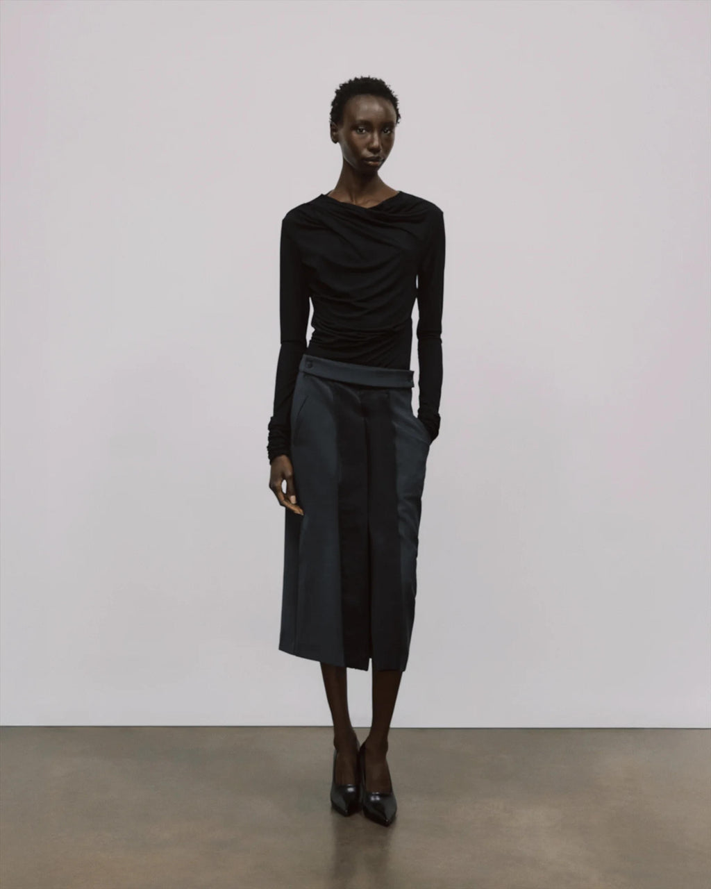DRAPE TOP BLACK