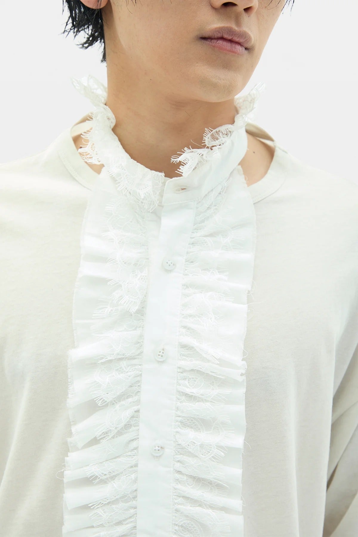 IDUN HIGH COMFORT T-SHIRT WITH DETACHABLE PLASTRON COLLAR AND LACE RUFFLES IVORY