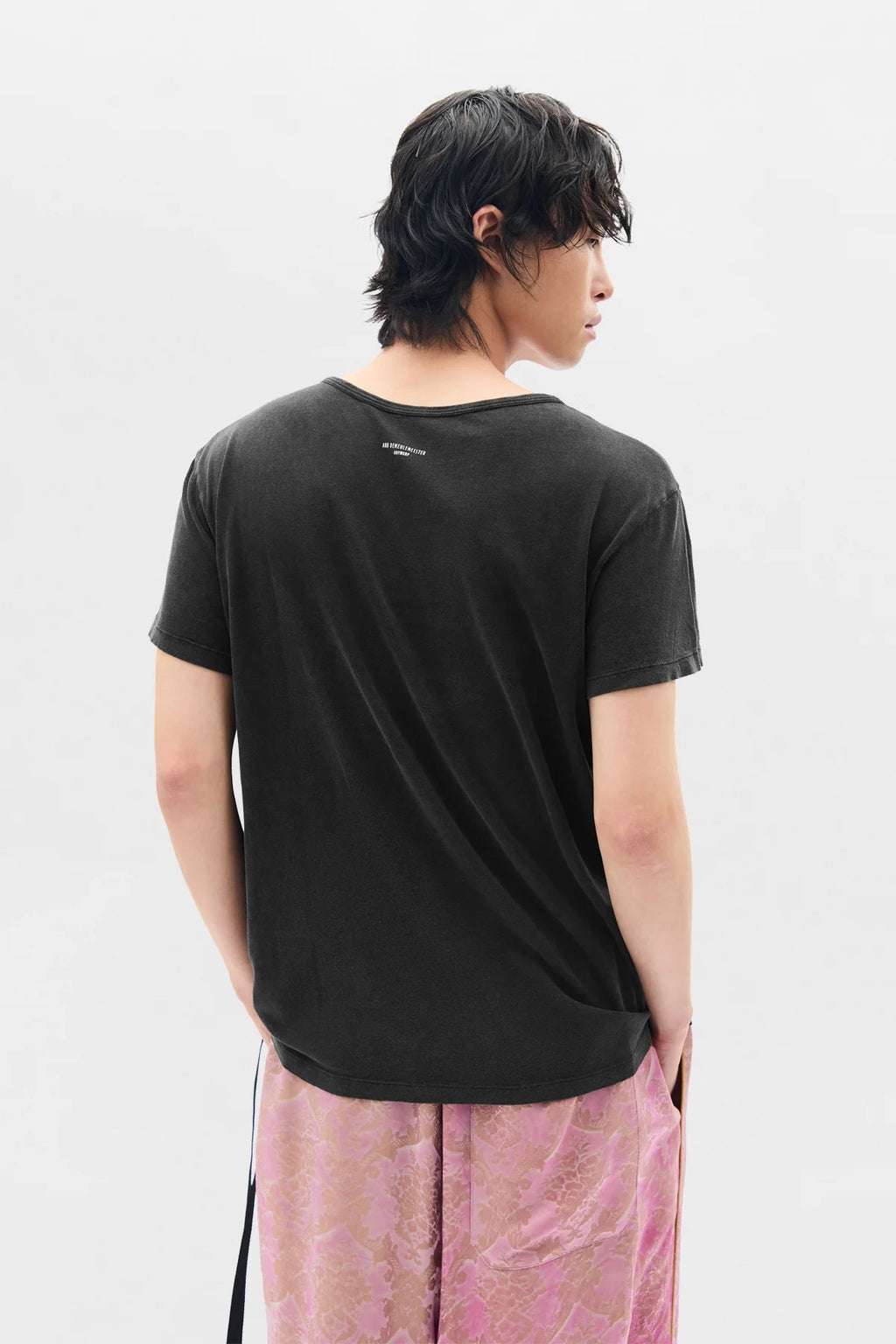 IDAR CROPPED STANDARD FIT T-SHIRT WITH "ELECTRIC KISS" FLOCK PRINT FADED BLACK