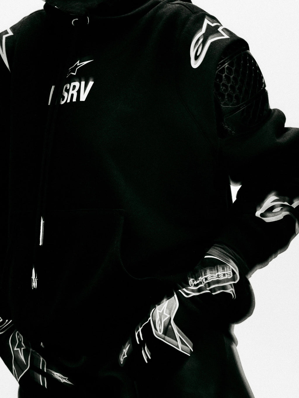RSRV ARMOR HOODIE BLACK