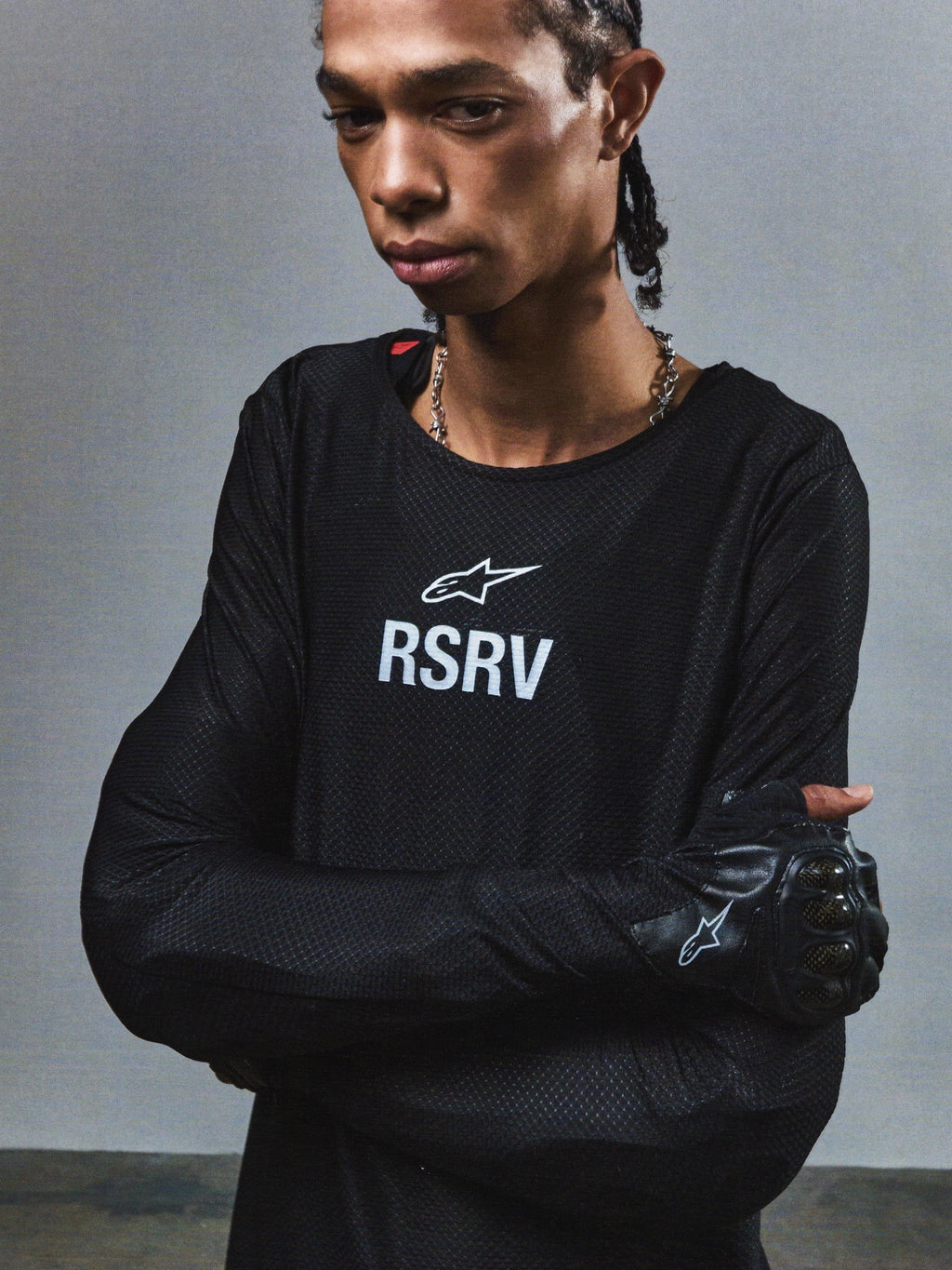 RSRV KNUCKLE LS TEE BLACK