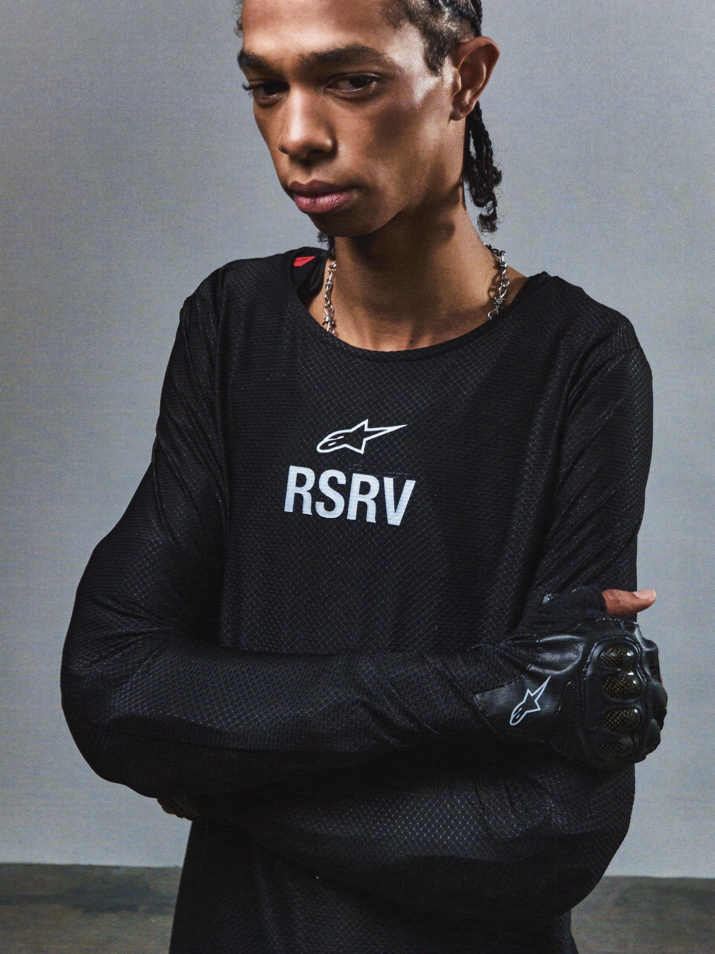 RSRV KNUCKLE LS TEE BLACK