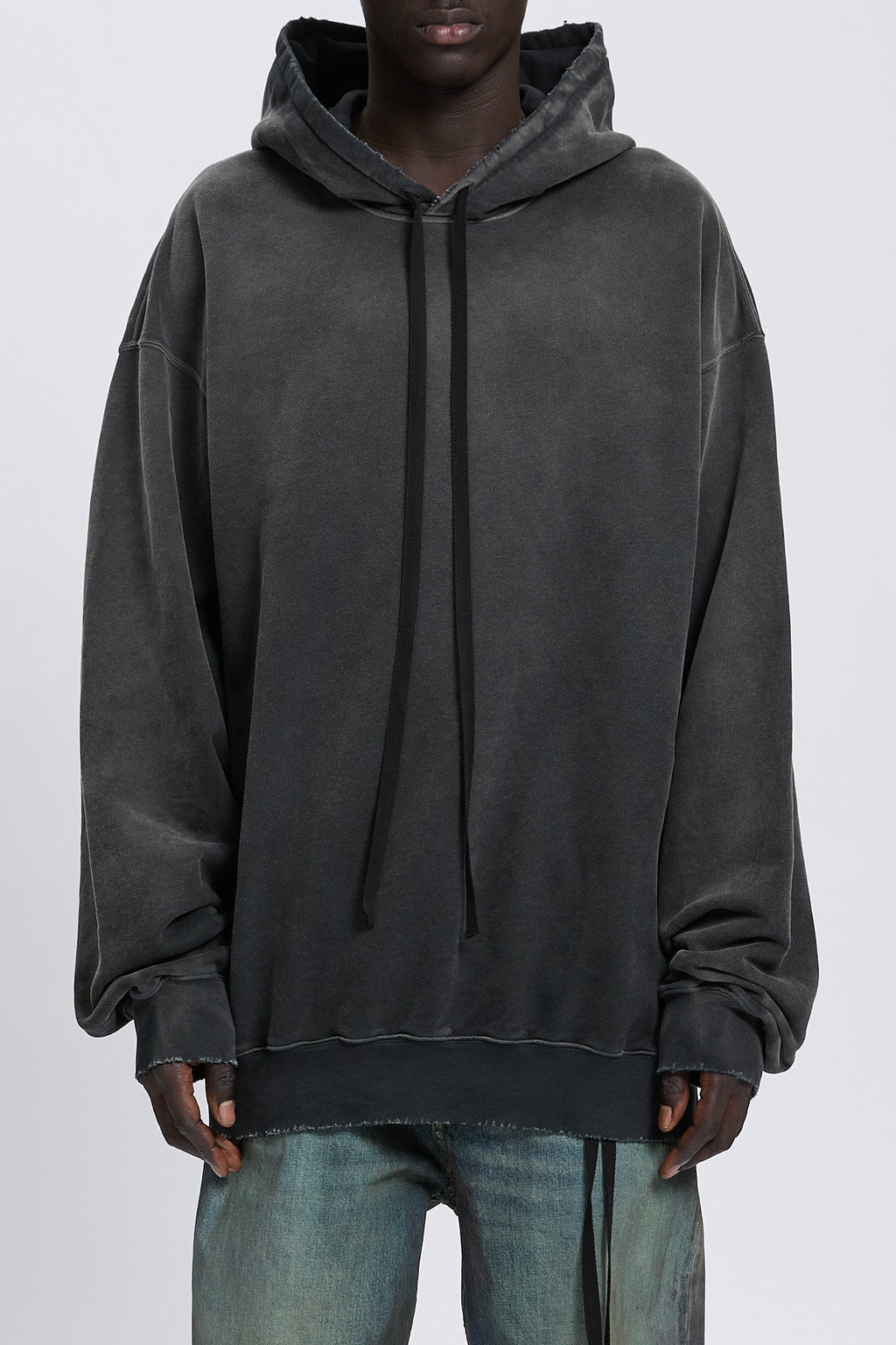 OLLIE HIGH COMFORT HOODY WITH "INFINITE FEATHERS" PRINT FADED BLACK