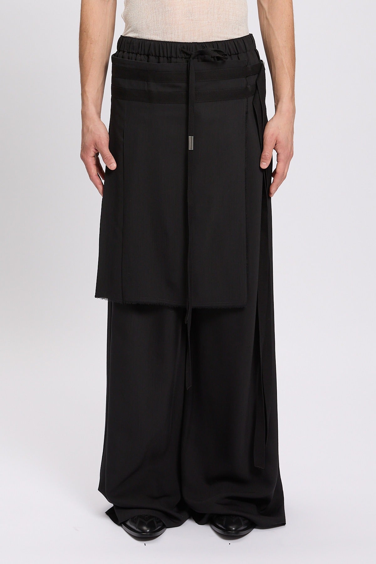 ERKE COMFORT LOUNGE PANTS WITH BELTED APRON BLACK