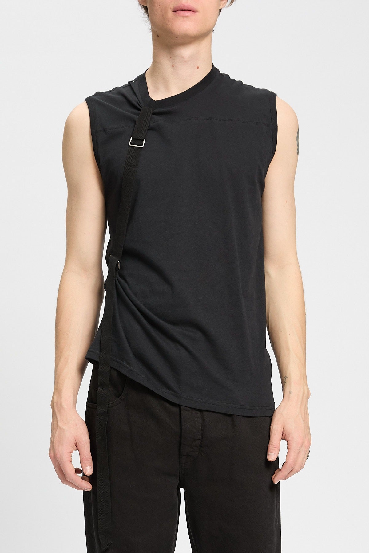 EBERT SLEEVELESS TOP WITH ADJUSTABLE STRAP BLACK