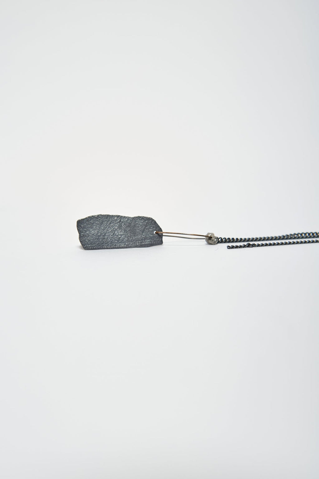 BLACK EAR STUD W/ CHAIN