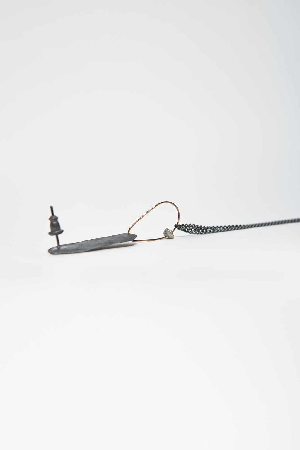 BLACK EAR STUD W/ CHAIN