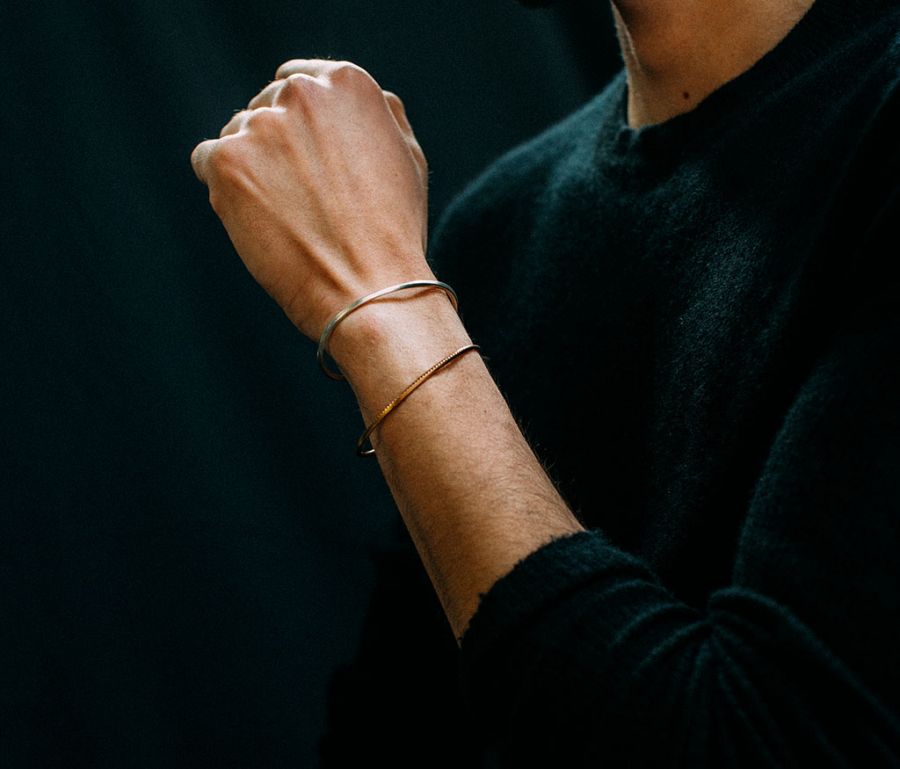 BANGLE SIDE HOOK TWISTED