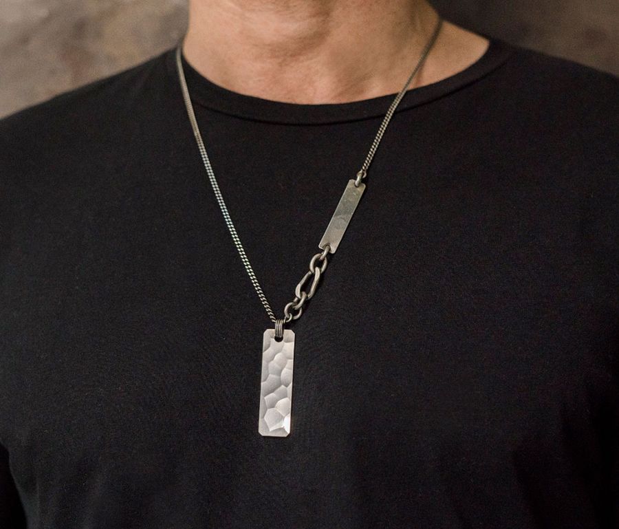 NECKLACE TAG HAMMERED